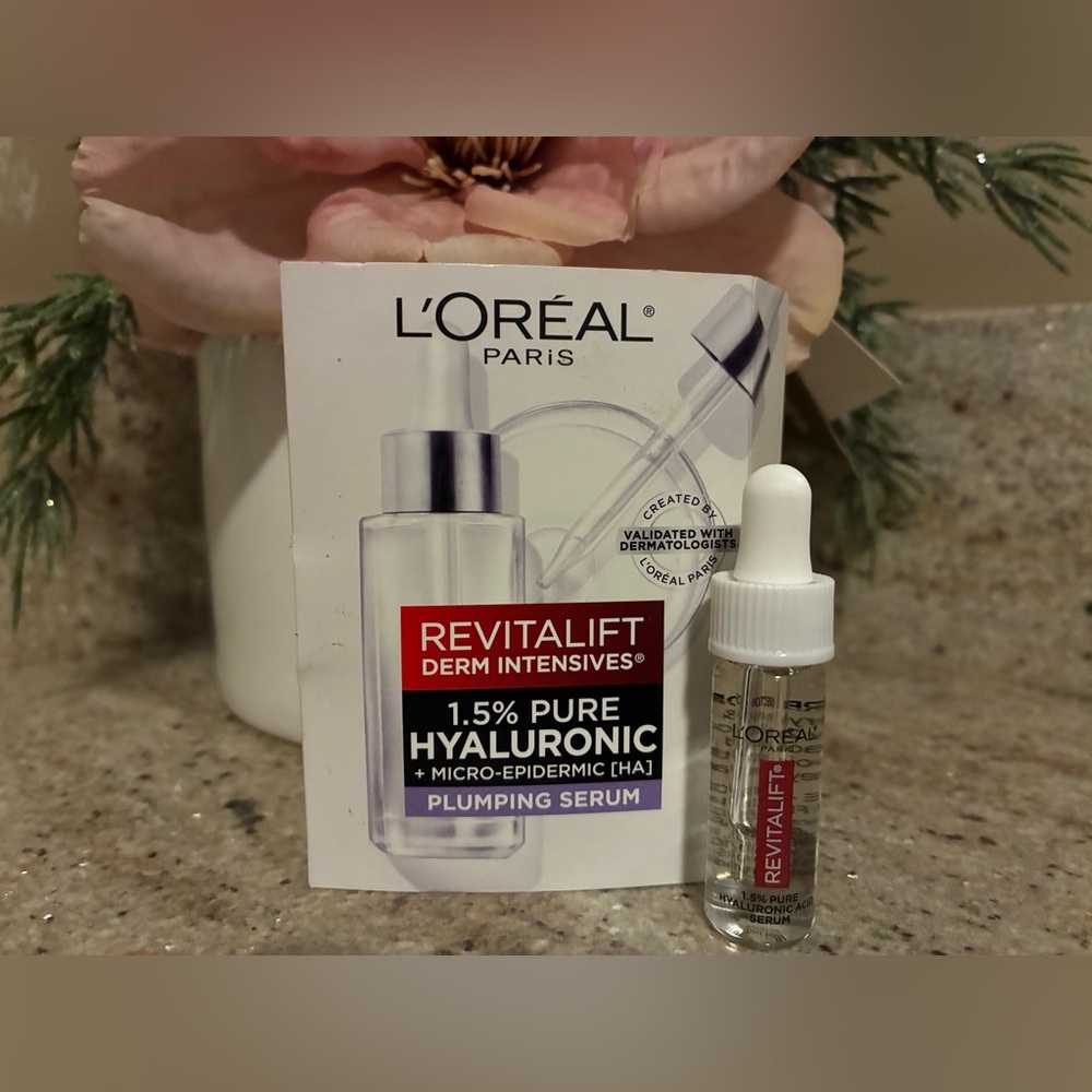 NEW!!! Revitalift Plumping Serum - Clear